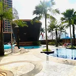 Unique Apartment Times Square Kl